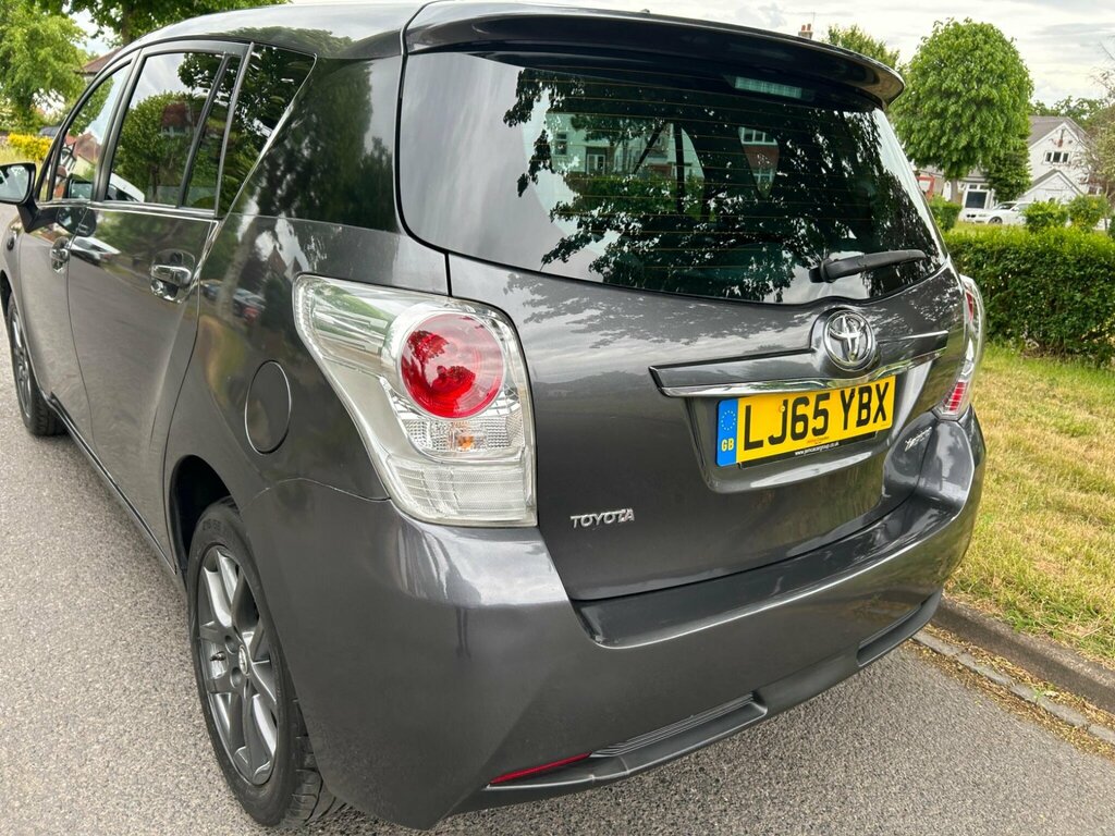 Toyota Verso 1.8 V-matic Trend Multidrive S Euro 6 Grey #6