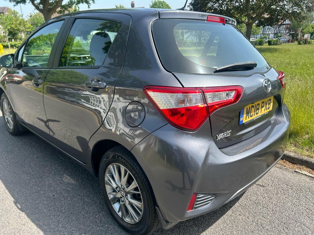 Toyota Yaris 1.5 Vvt-i Icon Euro 6 Grey #4