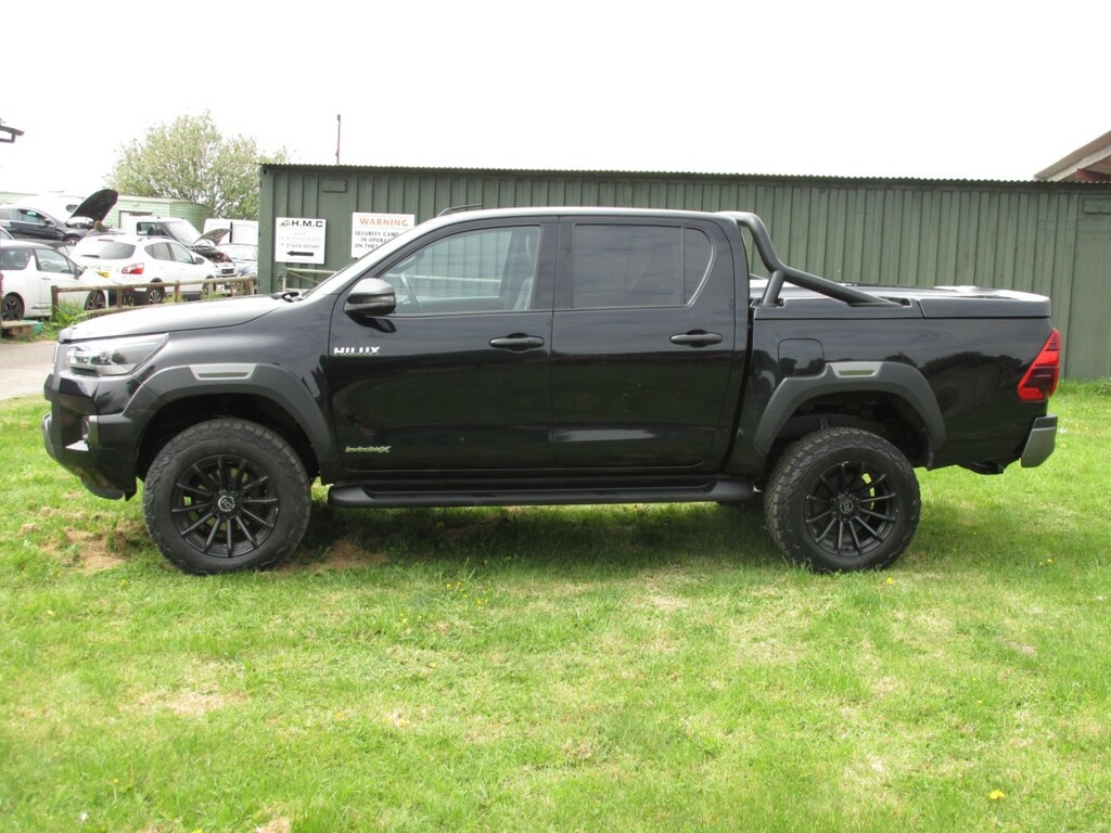 Toyota HILUX 2.8 Invincible X D4d 4Wd Black #4