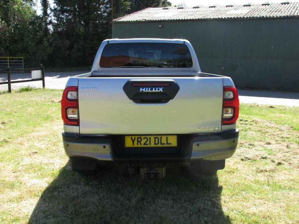 Toyota HILUX Invincible X 4X4 2.8 D-4d Dcb YR21DLL Silver #6