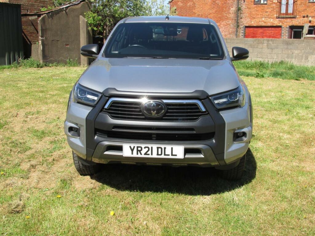 Toyota HILUX Invincible X 4X4 2.8 D-4d Dcb YR21DLL Silver #2