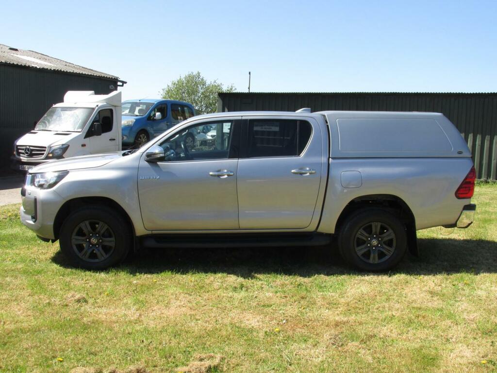 Toyota HILUX Icon 4X4 2.4 D-4d Dcb Silver #4
