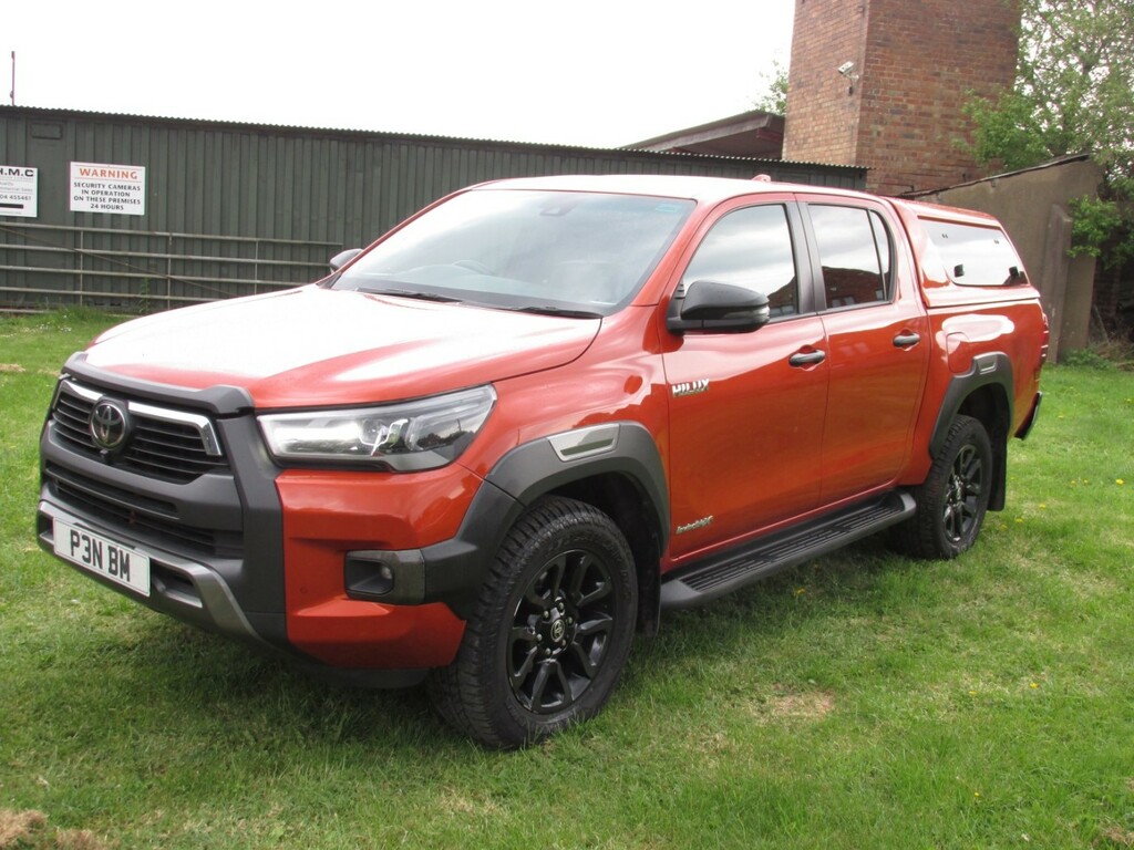 Toyota HILUX Invincible X 2.8 D4d 4X4 D-4d Dcb P3NBM Orange #3
