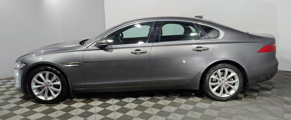 Jaguar XF 2.0D 180 Portfolio CF17DSO Grey #3