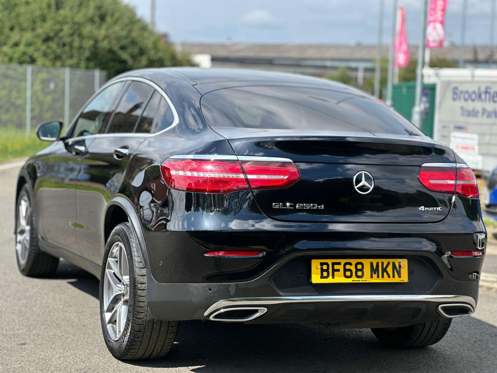 Mercedes-Benz GLC Class 4Matic Amg Line Premium 4Wd BF68MKN Black #4