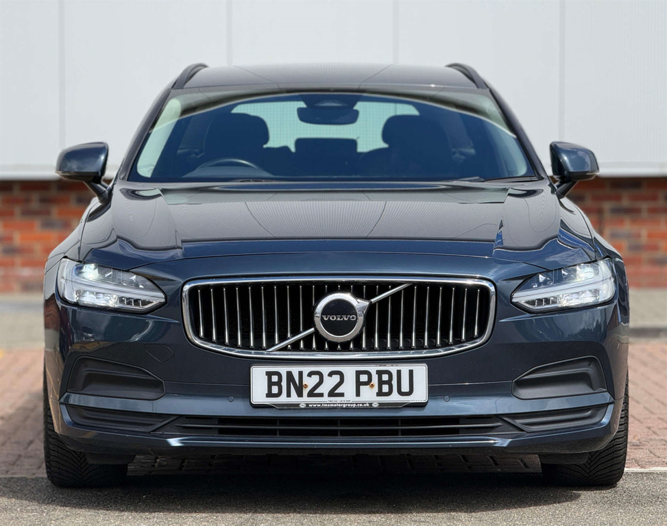 Volvo V90 Momentum B4 Mhev BN22PBU #2