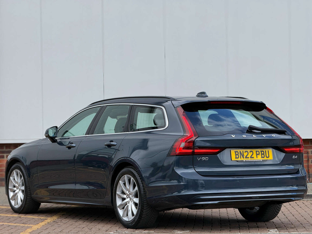 Volvo V90 Momentum B4 Mhev BN22PBU #4