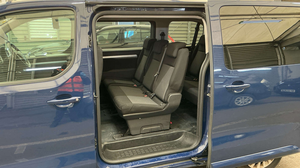 Toyota Verso D-4d L1 Shuttle 120 Grey #14