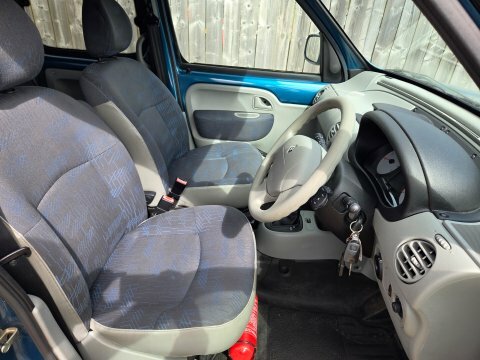 Renault Kangoo Kangoo Expression Blue #9