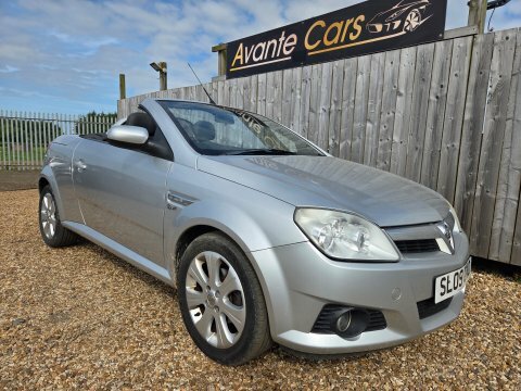 Vauxhall Tigra Exclusiv 16V Red Black #2