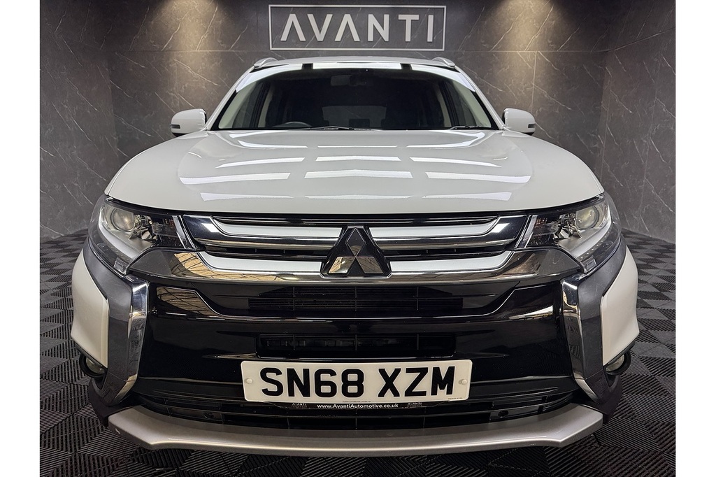 Mitsubishi Outlander Di-d 3 U5290 Ulez White #2