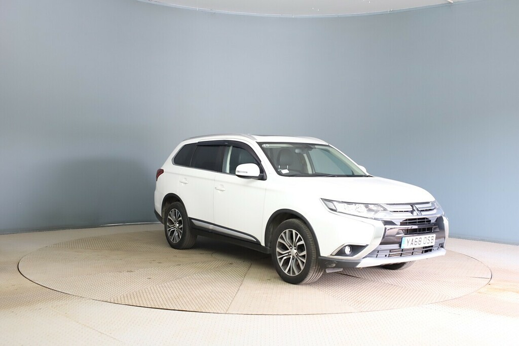 Mitsubishi Outlander Di-d 4 U5333 Ulez White