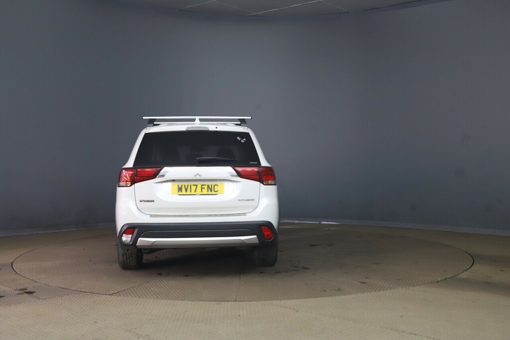 Mitsubishi Outlander Di-d 4 U5327 Ulez White #4