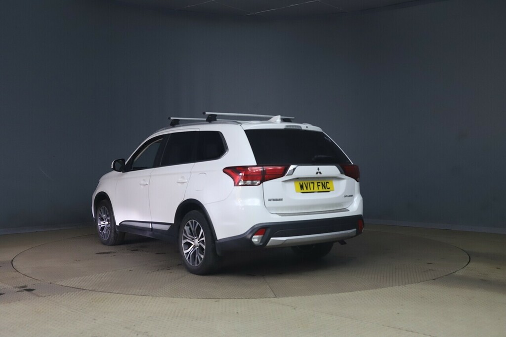 Mitsubishi Outlander Di-d 4 U5327 Ulez White #2