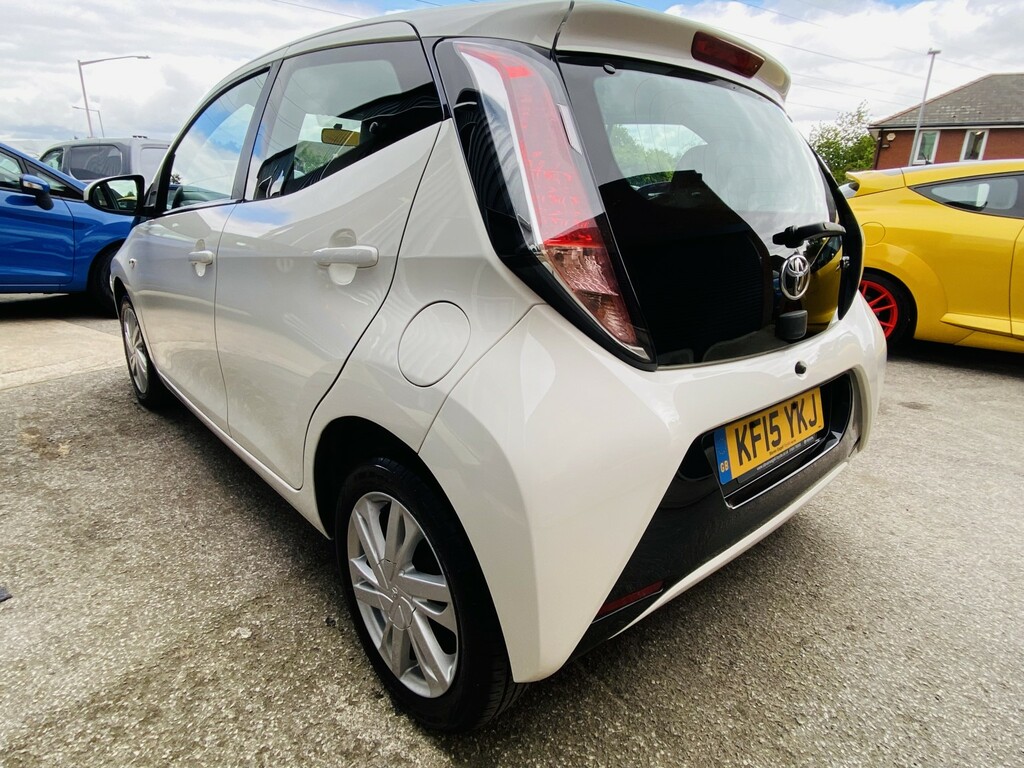 Toyota Aygo Hatchback 1.0 Vvt-i X-pression 201515 KF15YKJ White #5