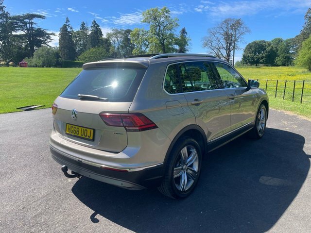 Volkswagen Tiguan 2019 2.0 Tdi Sel Suv Dsg 4Motion Euro 6 HG68UOJ Beige #4