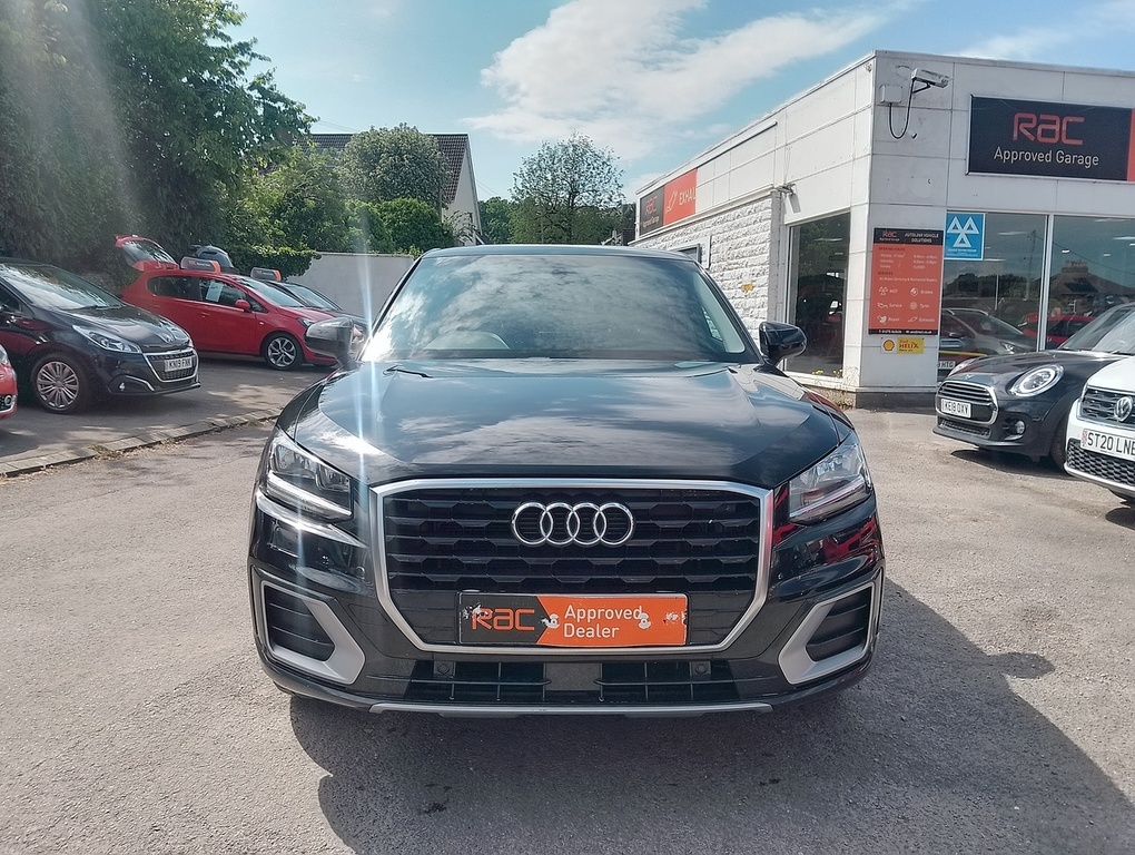 Audi Q2 Tdi Sport KO18BCF Black #4