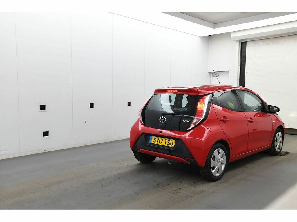 Toyota Aygo Vvt-i X-play SV17TSU Red #6