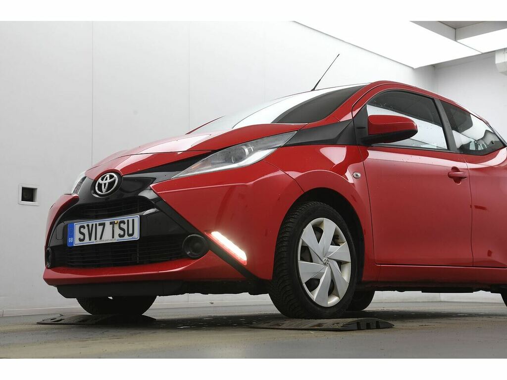 Toyota Aygo Vvt-i X-play SV17TSU Red #5