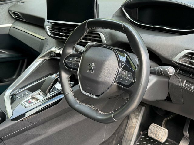 Peugeot 3008 1.6 13.2Kwh Allure Premium GJ22EBC Black #4