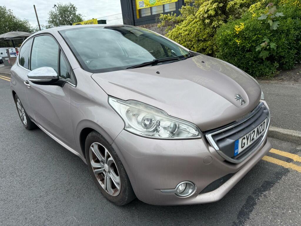 Peugeot 208 Hatchback 1.4 Vti Allure Euro 5 201212 Pink