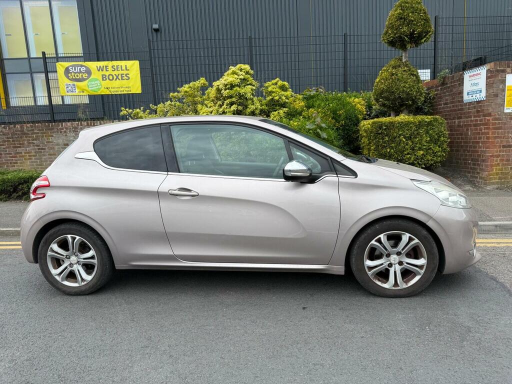 Peugeot 208 Hatchback 1.4 Vti Allure Euro 5 201212 Pink #4