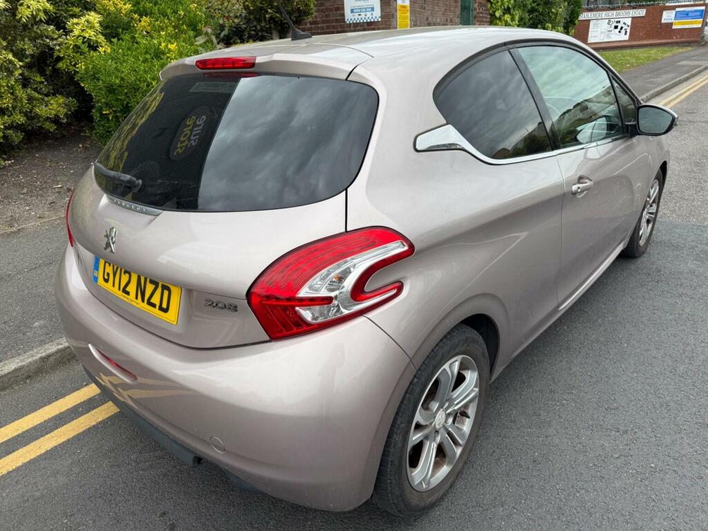 Peugeot 208 Hatchback 1.4 Vti Allure Euro 5 201212 Pink #5