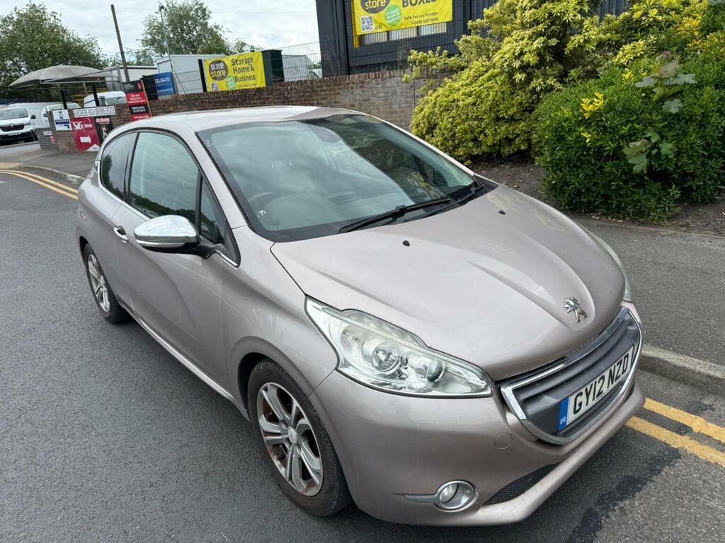Peugeot 208 Hatchback 1.4 Vti Allure Euro 5 201212 Pink #2