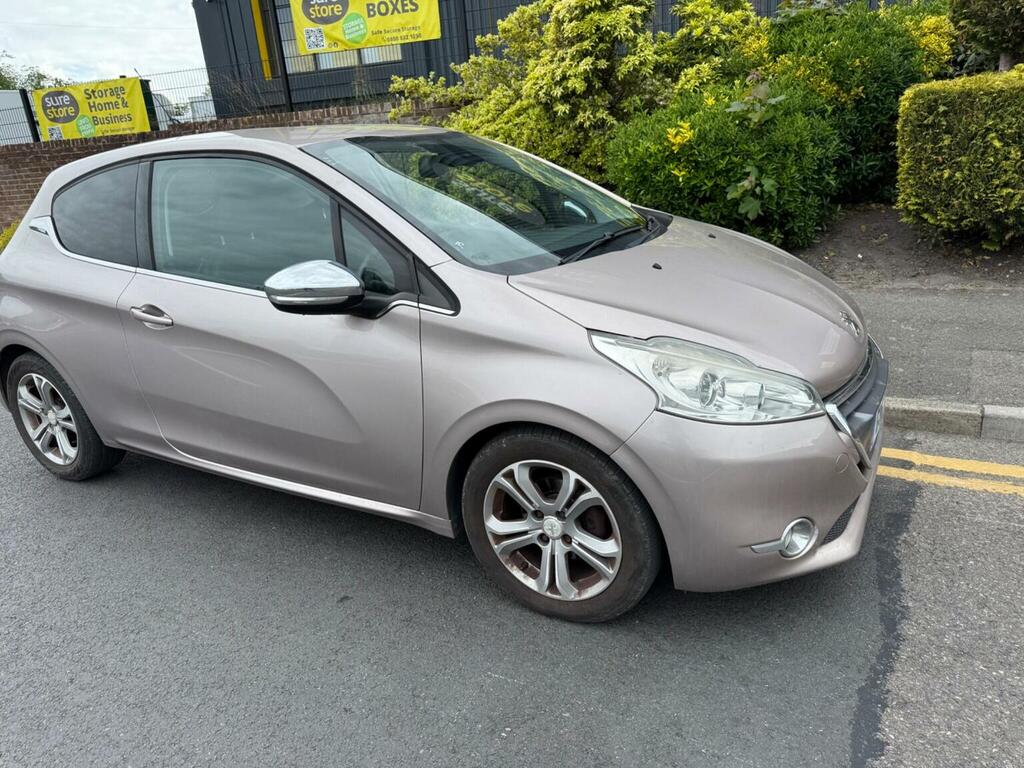 Peugeot 208 Hatchback 1.4 Vti Allure Euro 5 201212 Pink #3