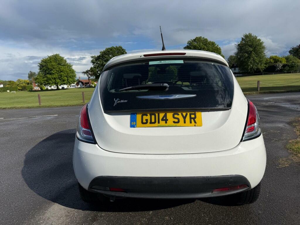Chrysler Ypsilon Hatchback 1.2 S Euro 5 Ss 201414 White #6