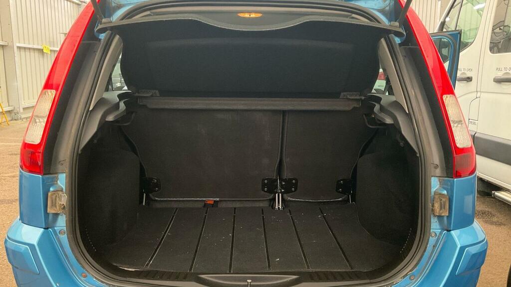 Ford Fusion Hatchback Silver #9