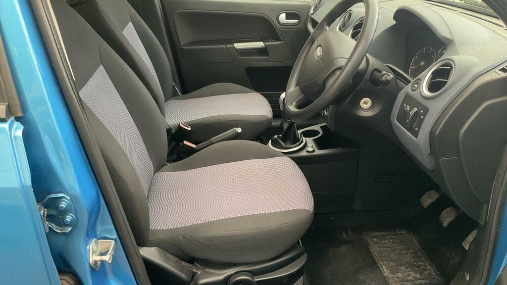 Ford Fusion Hatchback Silver #11