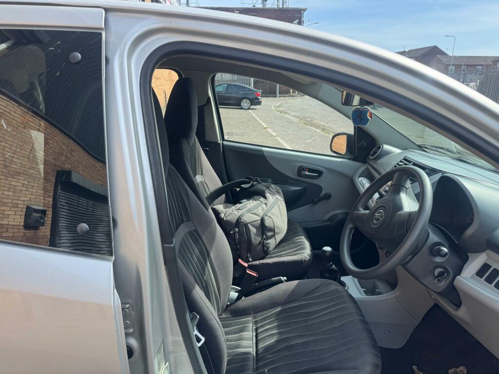 Nissan Pixo 1.0 N-tec Silver #13