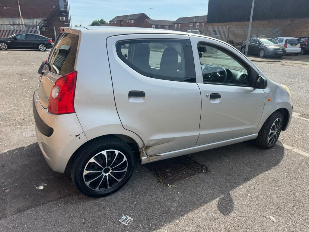 Nissan Pixo 1.0 N-tec Silver #12