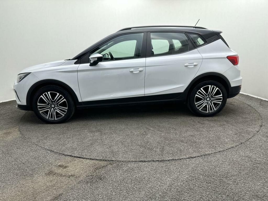 Seat Arona 1.0 Tsi 110 Se Technology Dsg FX23WJO White #5