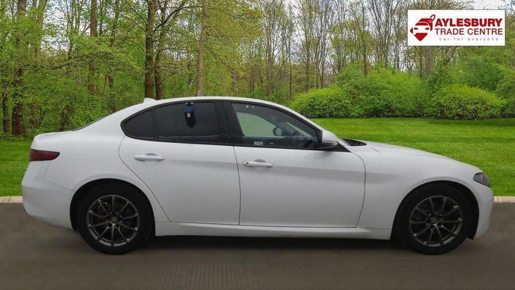 Alfa Romeo Giulia Saloon 2.2 Td Super Euro 6 Ss 202069 White #5