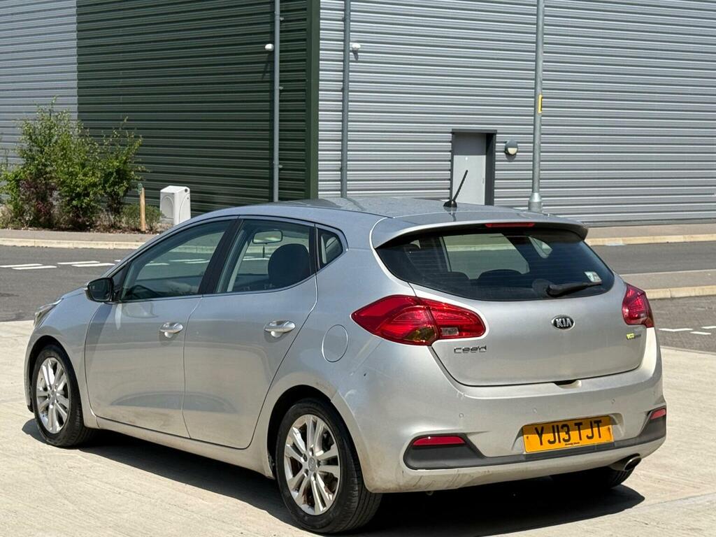 Kia Ceed Hatchback 1.6 Crdi Ecodynamics 2 Euro 5 Ss YJ13TJT Silver #6