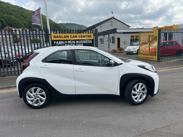 Toyota Aygo X 1.0 Vvt-i Pure Hatchback Euro 6 CA72NVX White #2