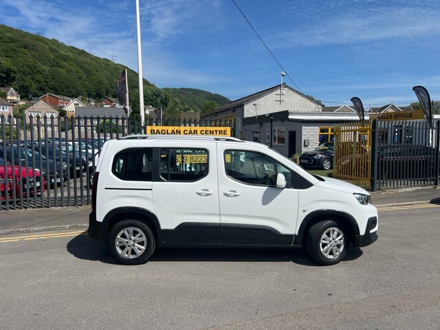 Peugeot Rifter 1.5 Bluehdi Allure Standard Mpv Eat Eur CF19OJD White #2