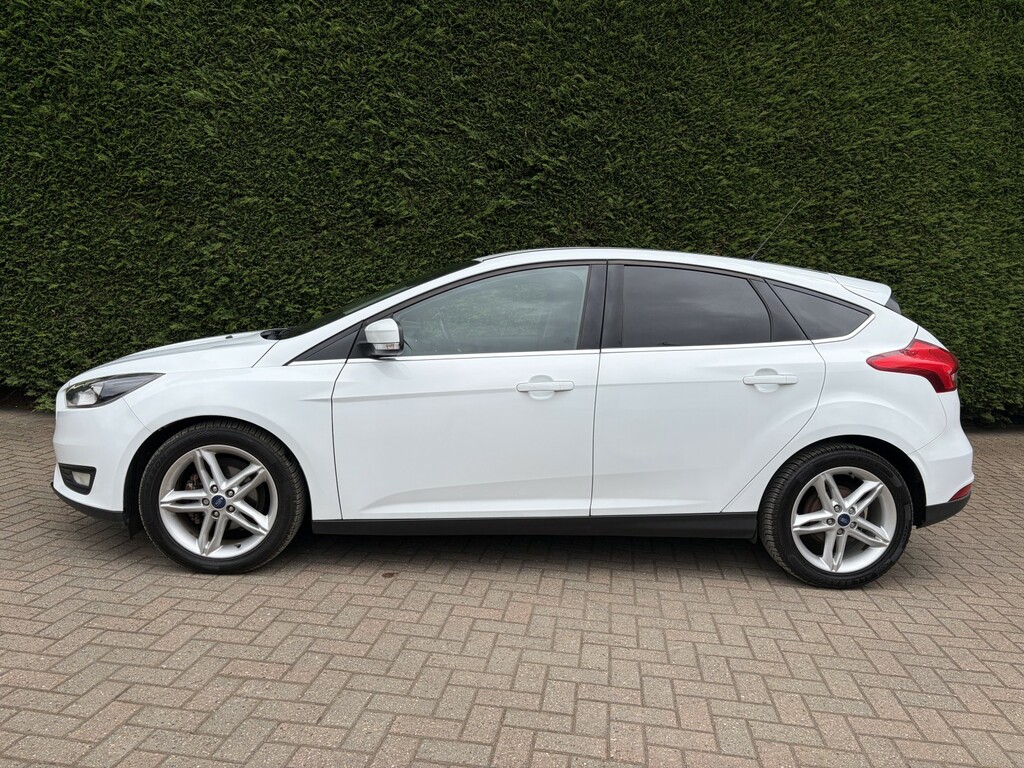 Ford Focus 1.5 Tdci Zetec SF15URT White #5