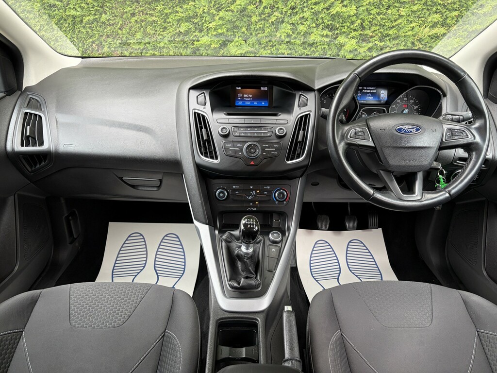 Ford Focus 1.5 Tdci Zetec SF15URT White #2