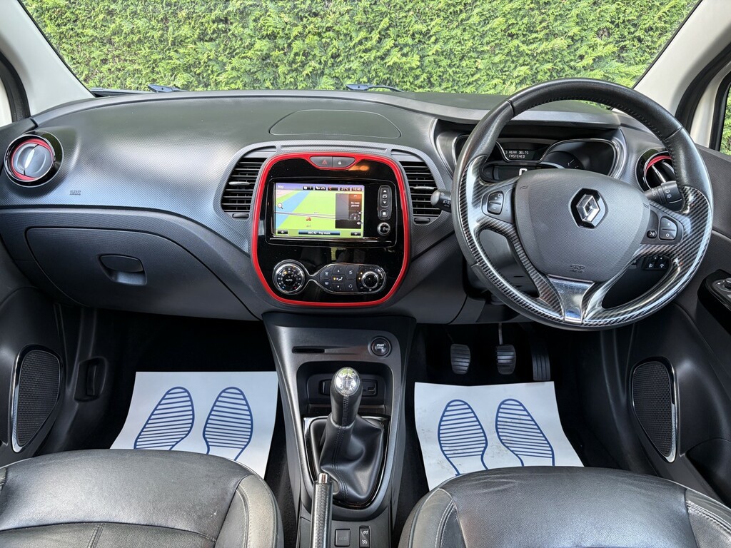 Renault Captur 0.9 Signature Nav Tce 90 AY65URM White #2