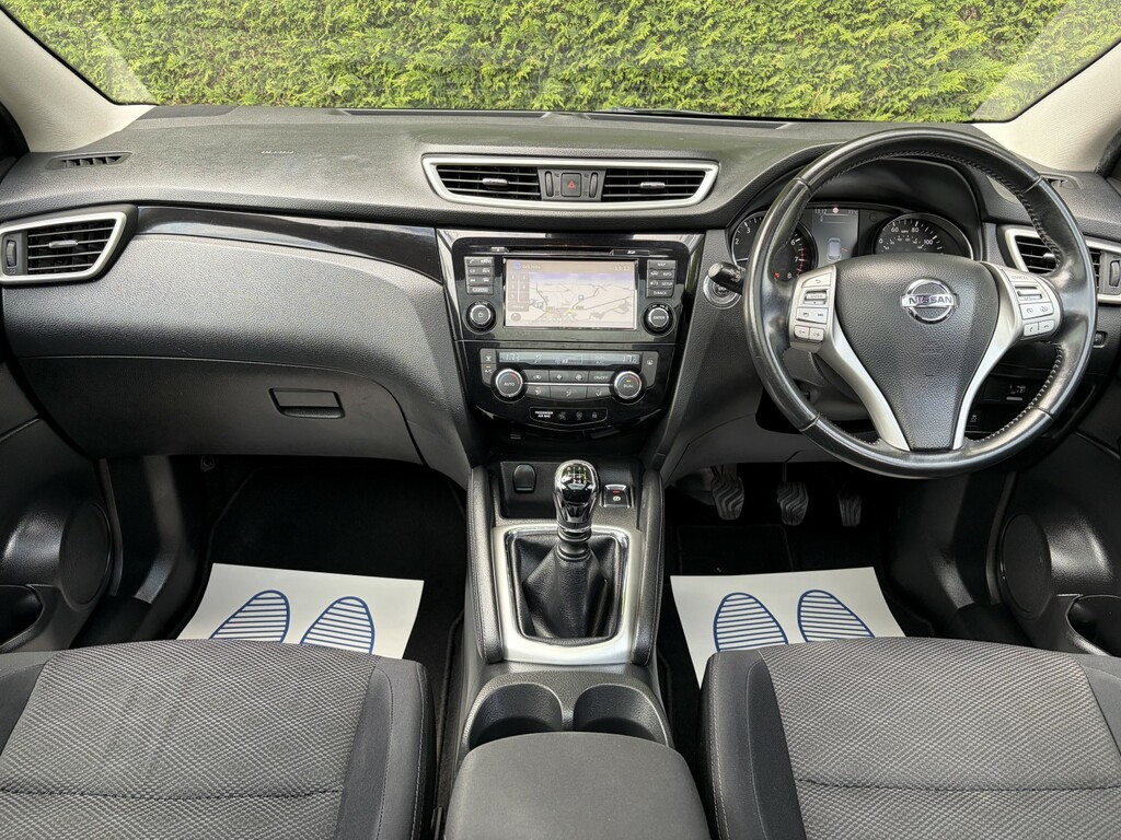 Nissan Qashqai 1.2 Dig-t N-connecta KS16KTP Black #2