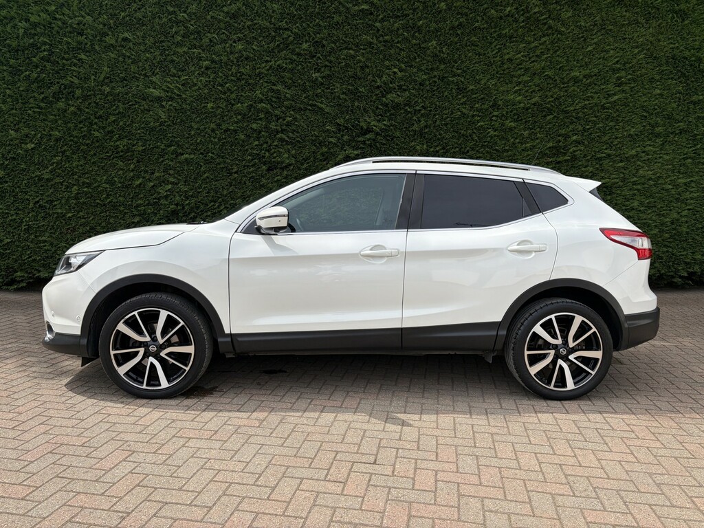 Nissan Qashqai 1.5 Dci Tekna MH17GNX White #5