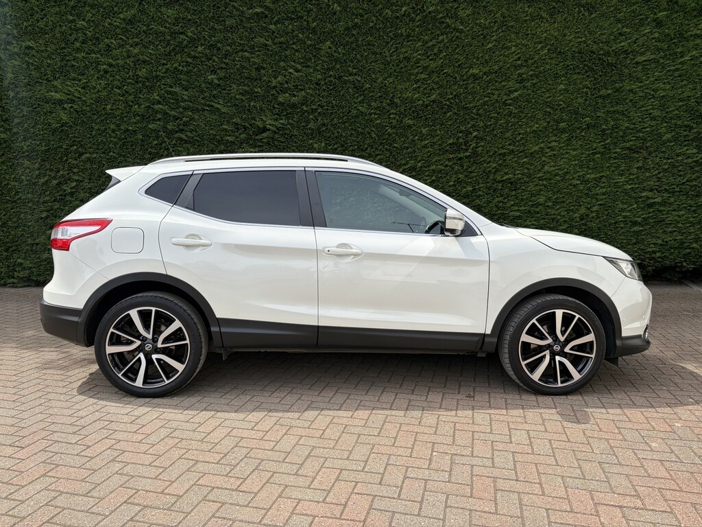 Nissan Qashqai 1.5 Dci Tekna MH17GNX White #4