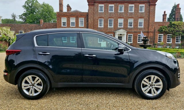 Kia Sportage 1.6 Gdi 2 Suv EK66UVU Black #2