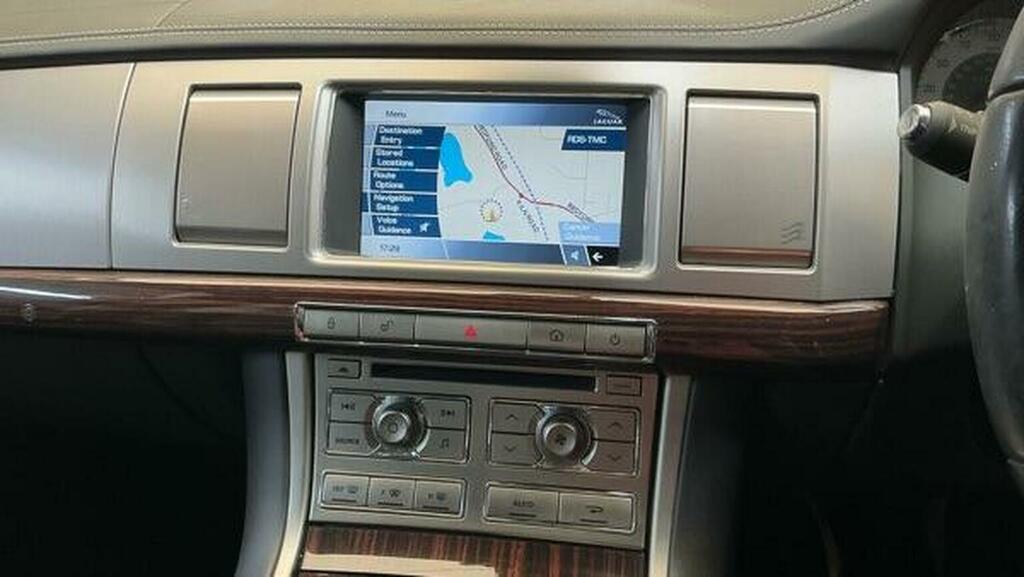 Jaguar XF 3.0D S V6 Portfolio Euro 5 Black #6