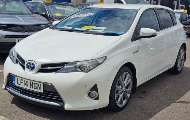 Toyota Auris 1.8 Vvt-h Excel Hatchback Hyb LF14HGN White #3