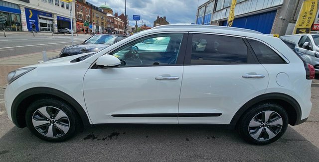 Kia Niro 1.6H Gdi 2 Suv Hybrid Dct Eur HK17JCO White #4