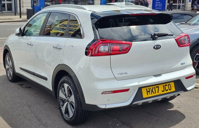 Kia Niro 1.6H Gdi 2 Suv Hybrid Dct Eur HK17JCO White #5